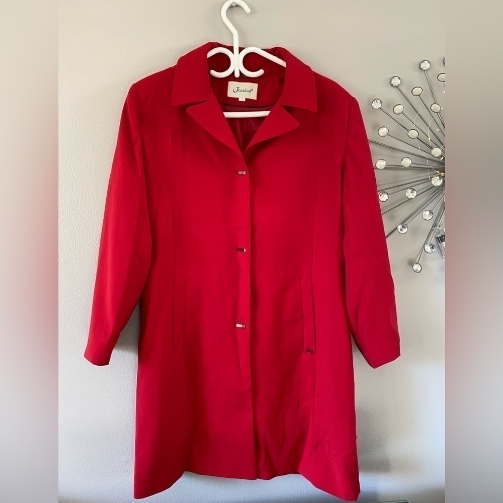 Jessica I Womens dress coat. Beautiful red colour. Size 10